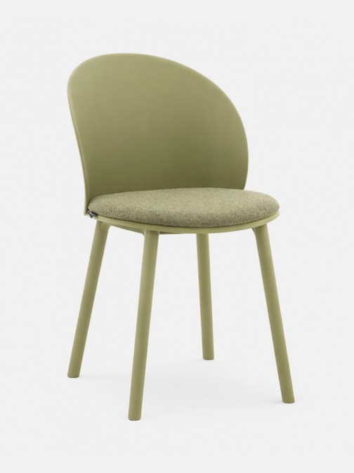 Stella green polypropylene chair with cushioned seat