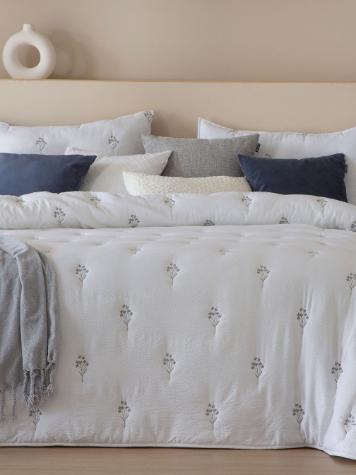 Colcha Cama de Casal Nadine Floral Cinza