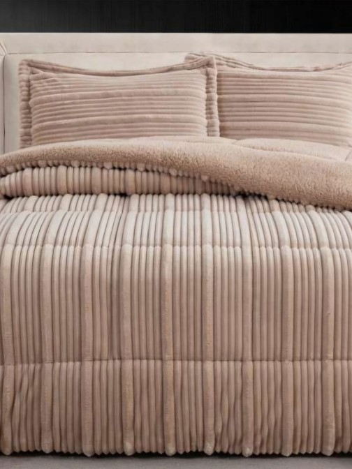 Vena Geometric Double Bed Bedspread with Sherpa Beige
