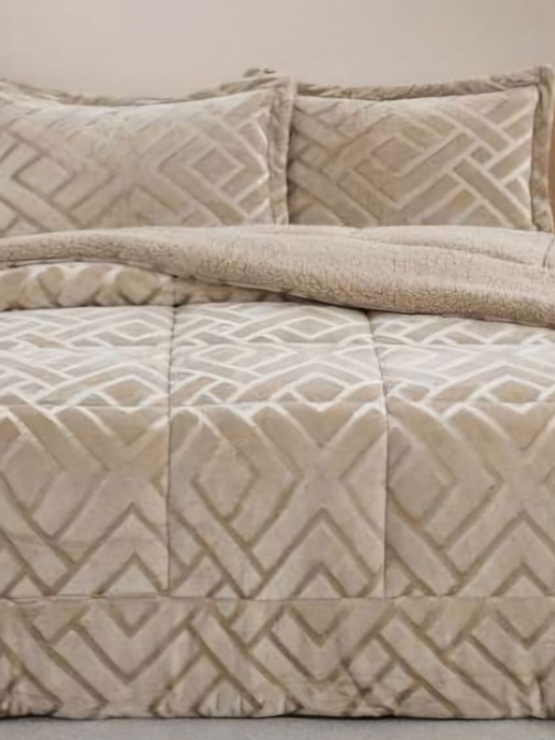 Zora Geometric Double Bed Bedspread with Sherpa Beige