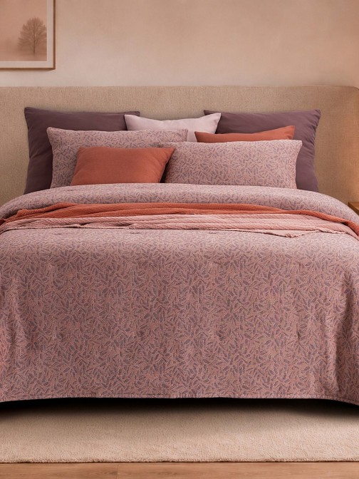 Doren Dark Pink Double Bedspread