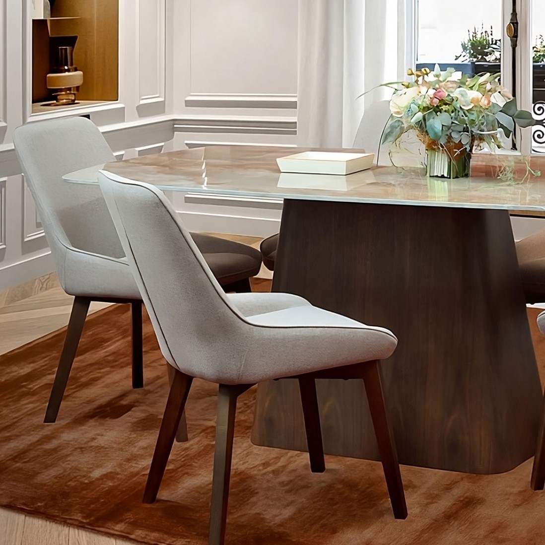 Lyra Dining Table