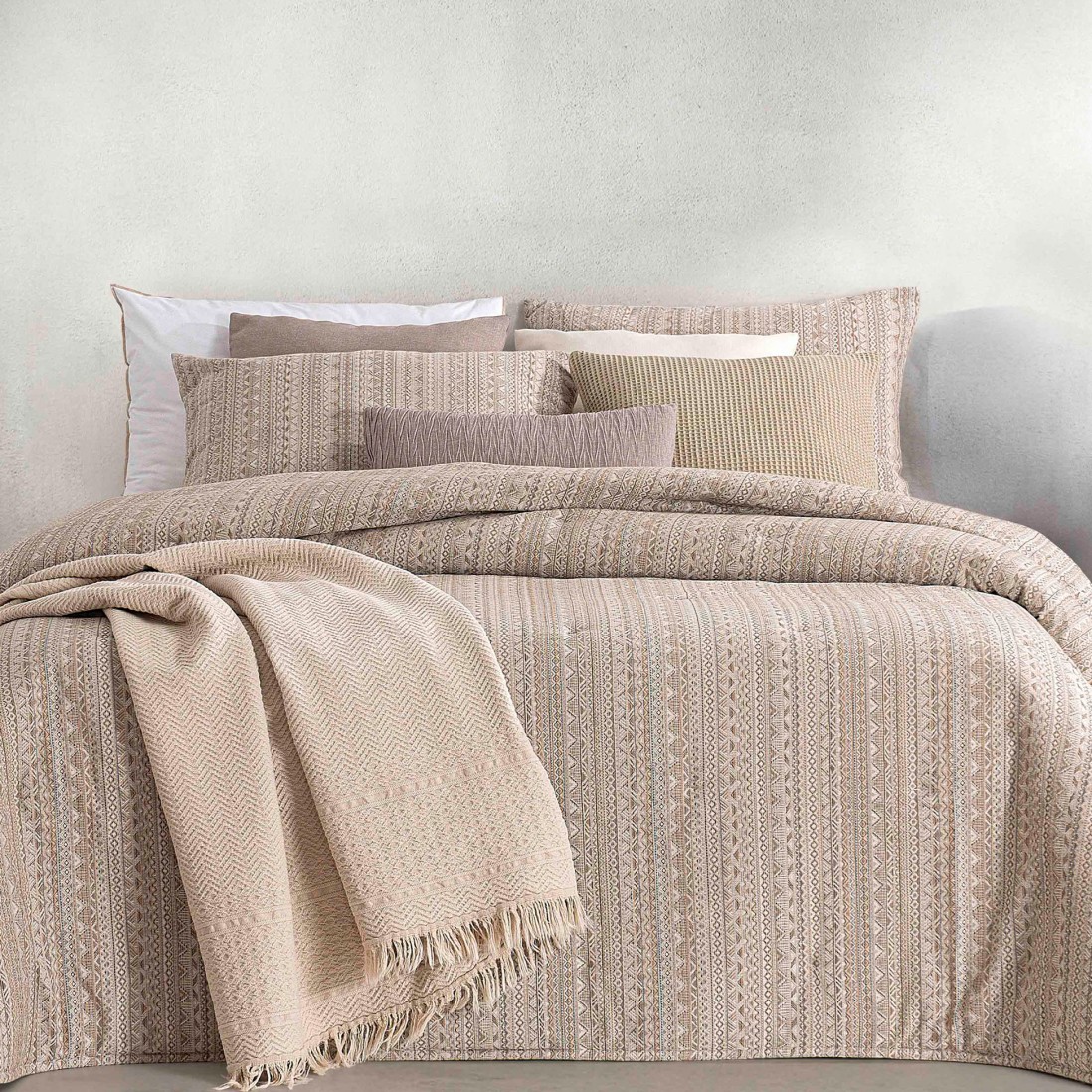 Absinto Geometric Double Bed Bedspread Beige