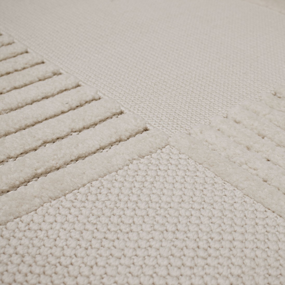 Geometric Area Rug Buckley 42323/060 Ivory White