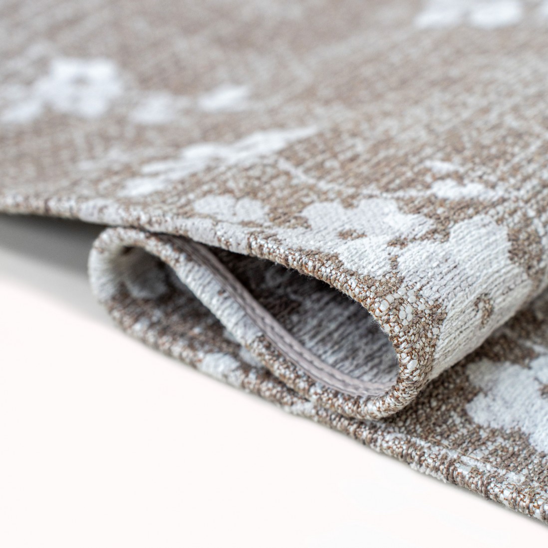 Round Modern Area Rug Almond Chenille 9373 Beige