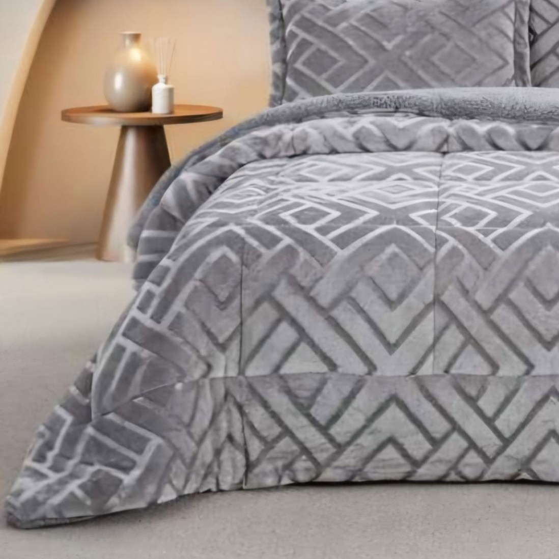 Zora Geometric Double Bed Bedspread with Sherpa Gray