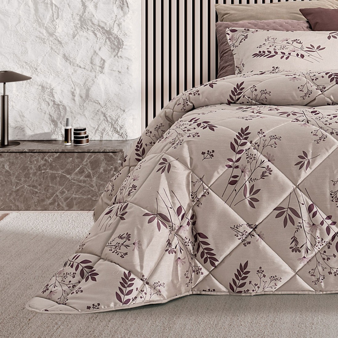 Edredn de Cama Doble Sila Floral Burdeos