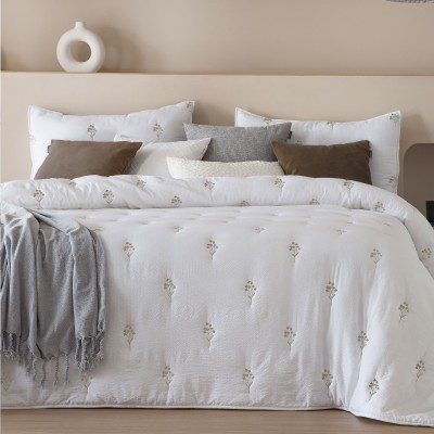 Colcha Cama de Casal Nadine Floral Bege Colcha Cama de Casal Nadine Floral Bege