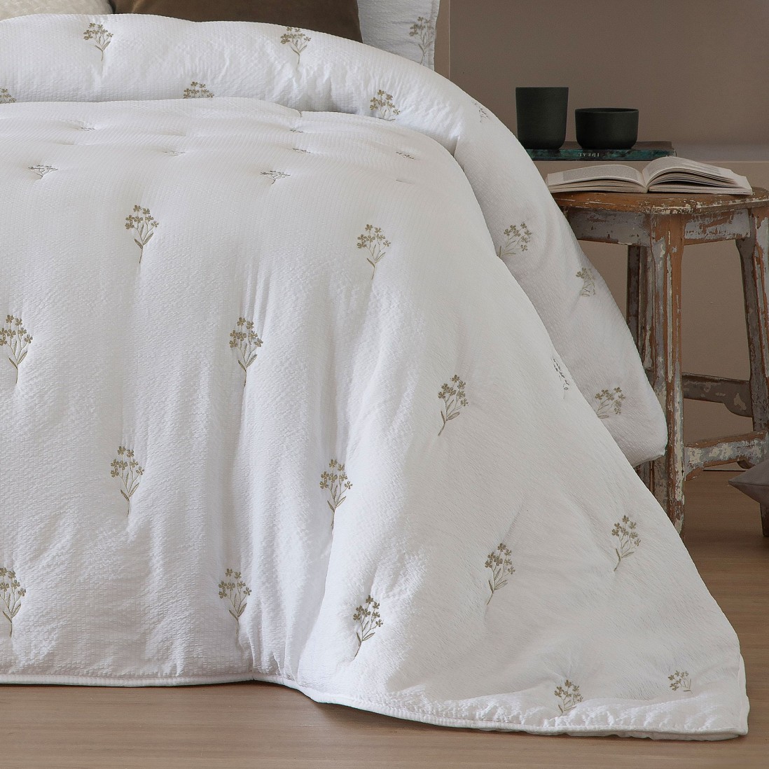 Nadine Floral Double Bed Bedspread Beige Nadine Floral Double Bed Bedspread Beige
