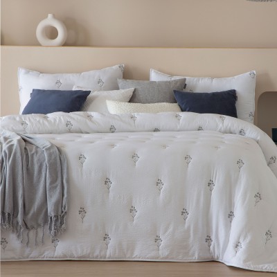 Colcha Cama de Casal Nadine Floral Cinza Colcha Cama de Casal Nadine Floral Cinza