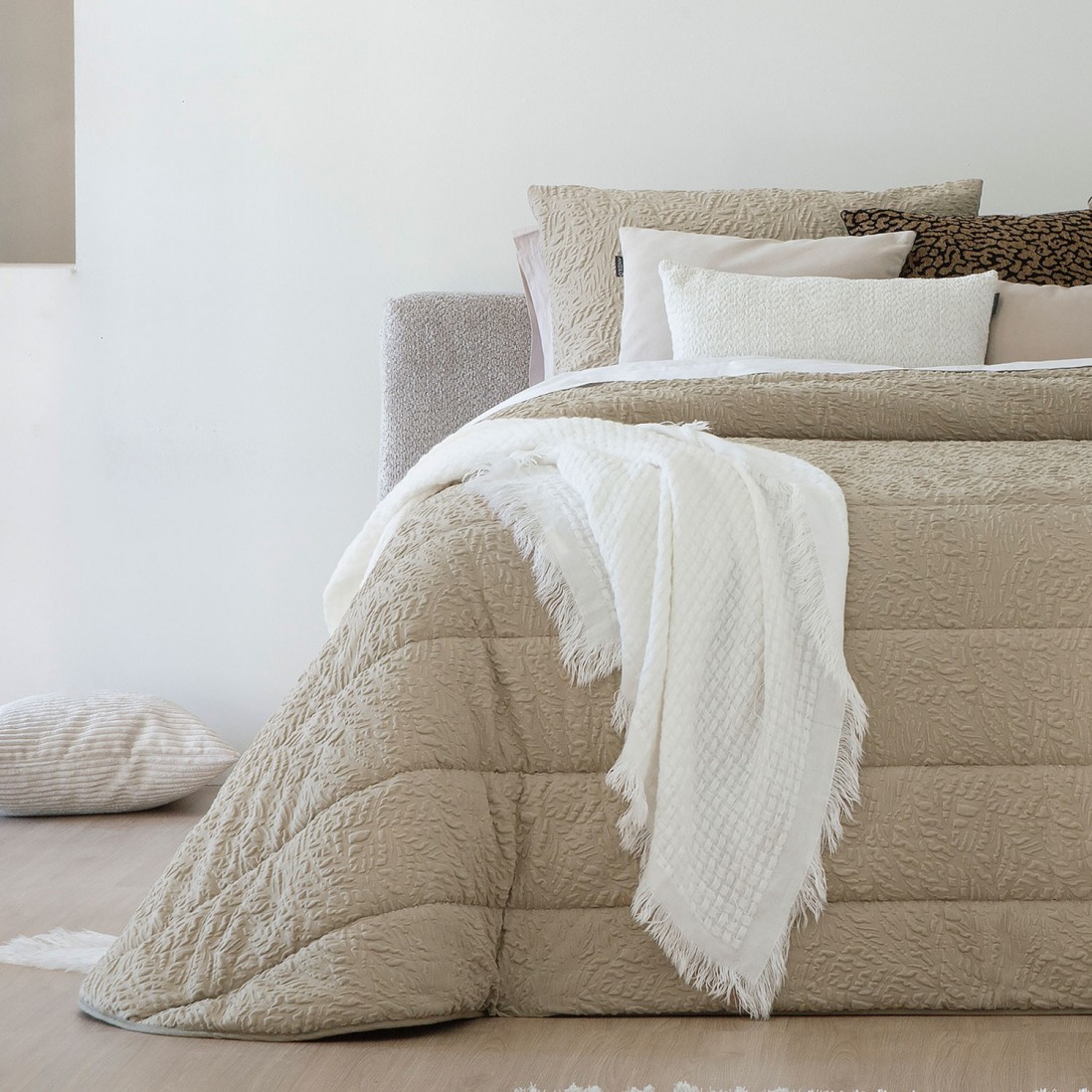 Edredón Cama Doble Adara Beige Edredón Cama Doble Adara Beige