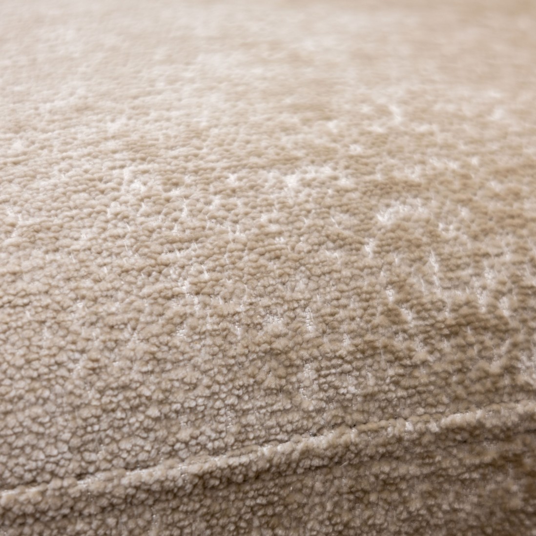 Swivel armchair Baltea in beige chenille