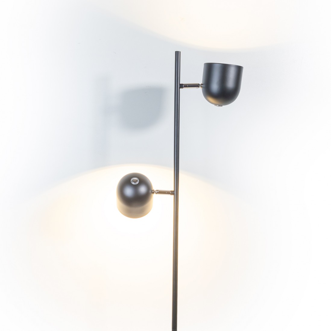 Pip black LED floor lamp, dimmable and adjustable