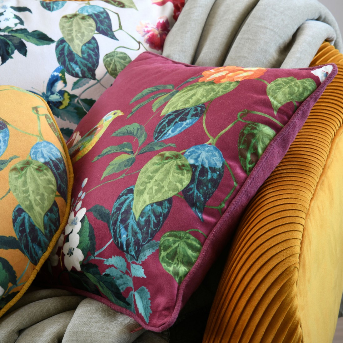 Emmy cushion bordeaux double-sided with floral print 40 x 40 cm