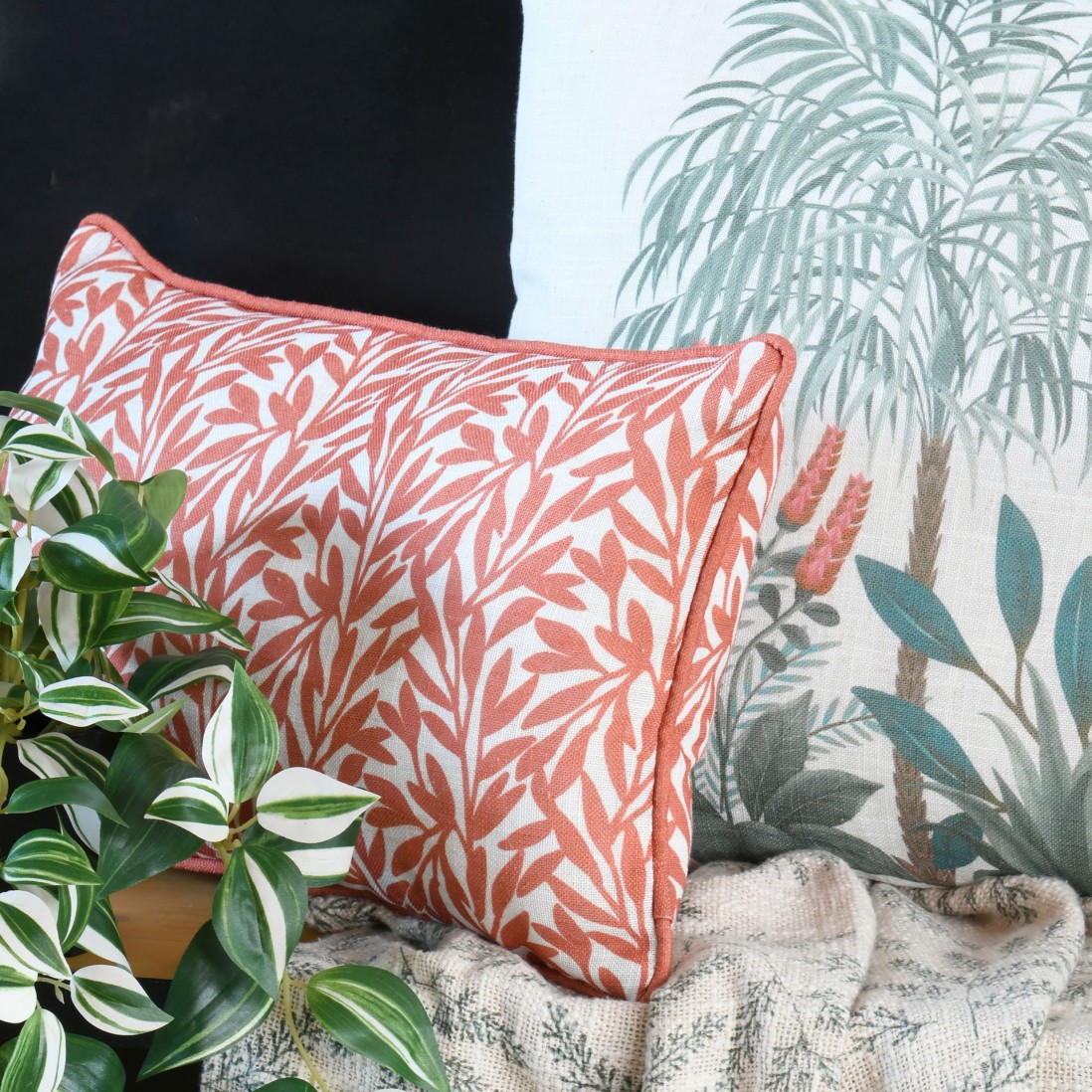 Antillia orange terracotta cushion with floral pattern 30 x 50 cm