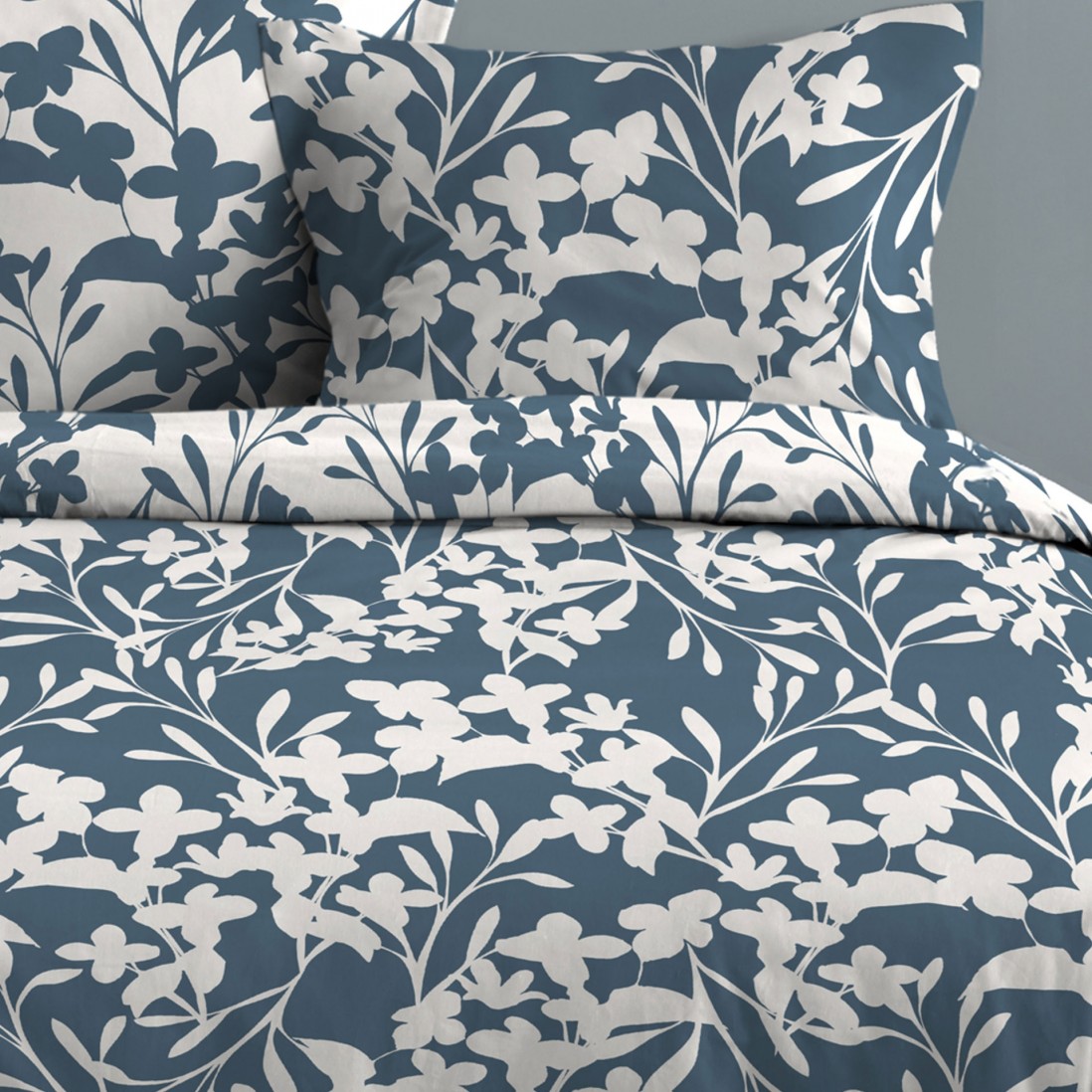 Marjolaine 100% cotton double-sided duvet cover with blue floral pattern for double bed