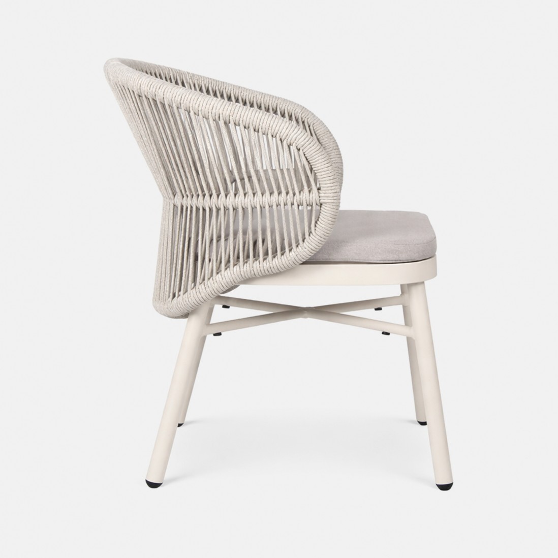 Trebbia light gray stackable outdoor chair in rope and aluminum