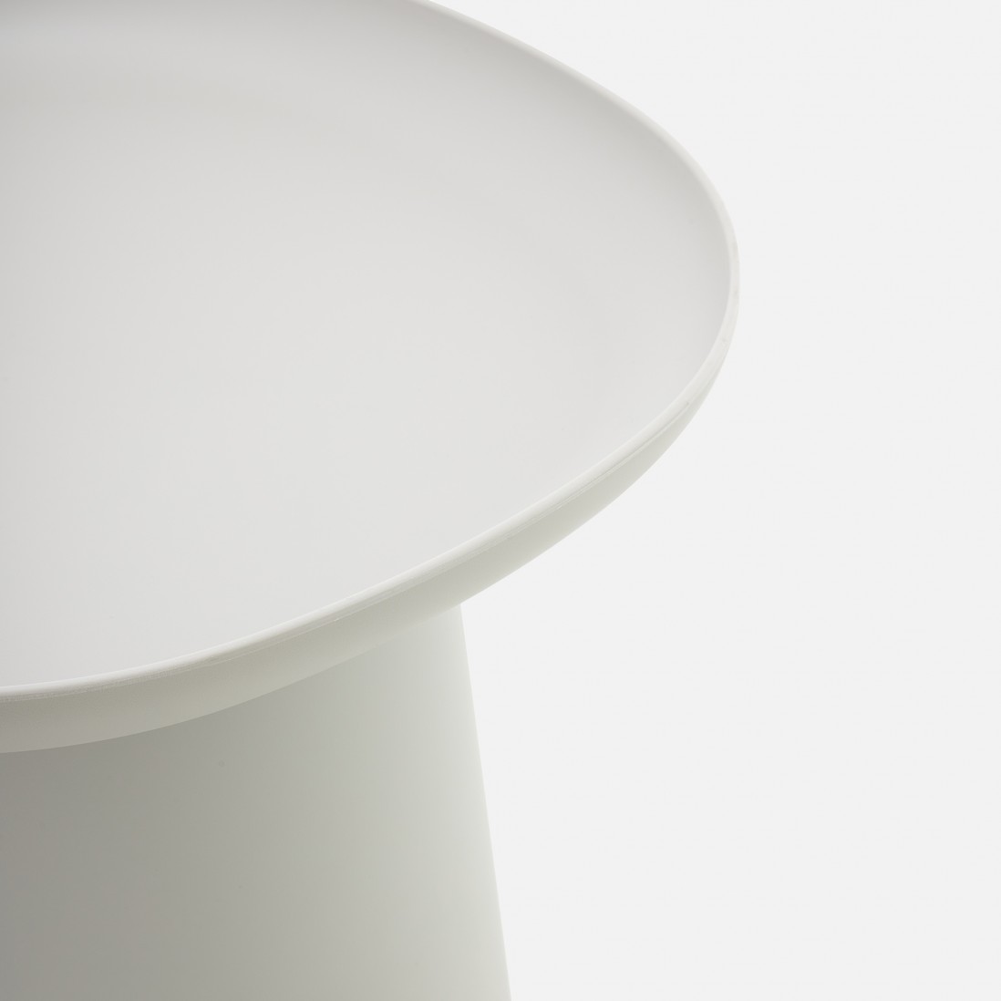 Gray Potenza outdoor side table