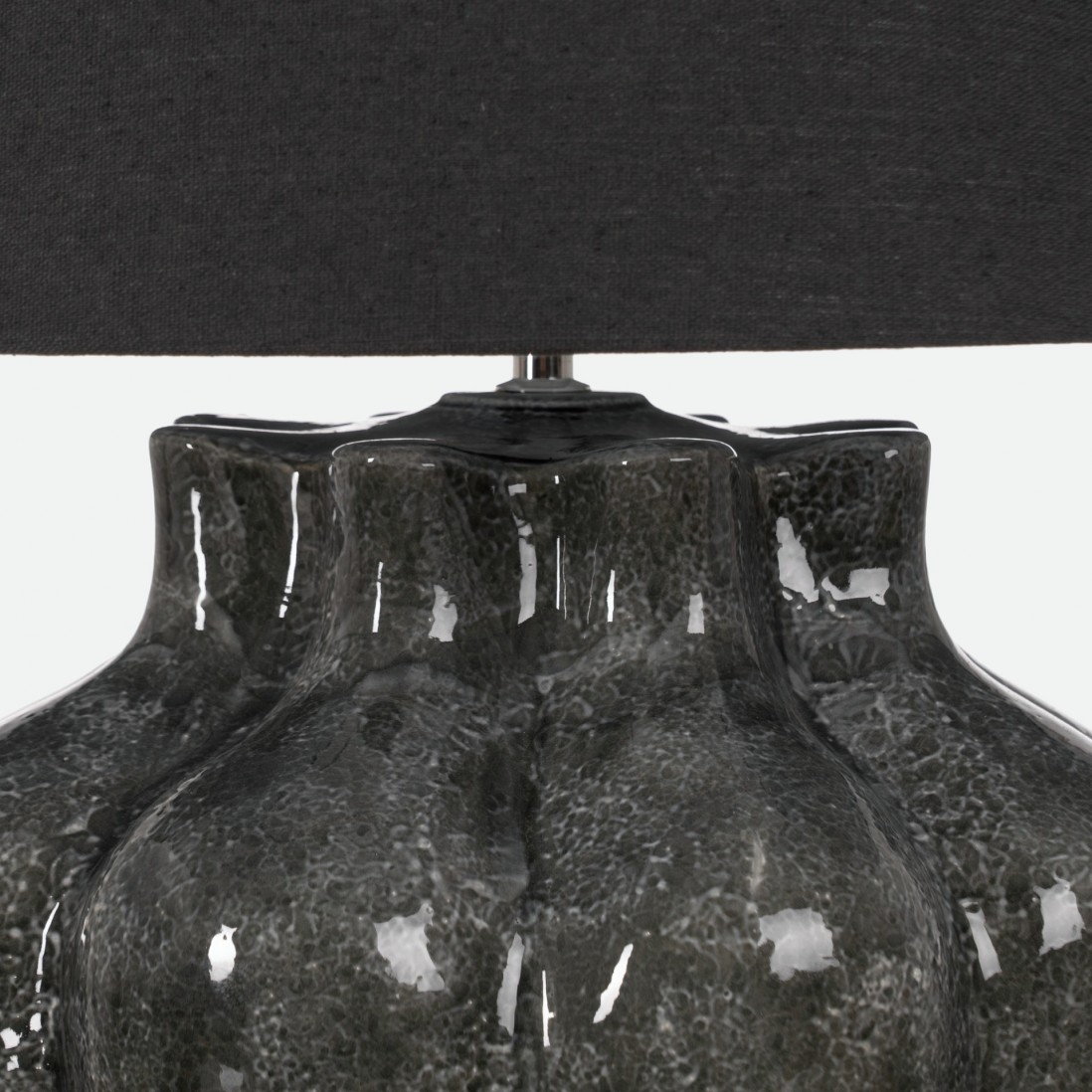 Candeeiro de mesa 082 em cer�mica cinza escuro 63 cm