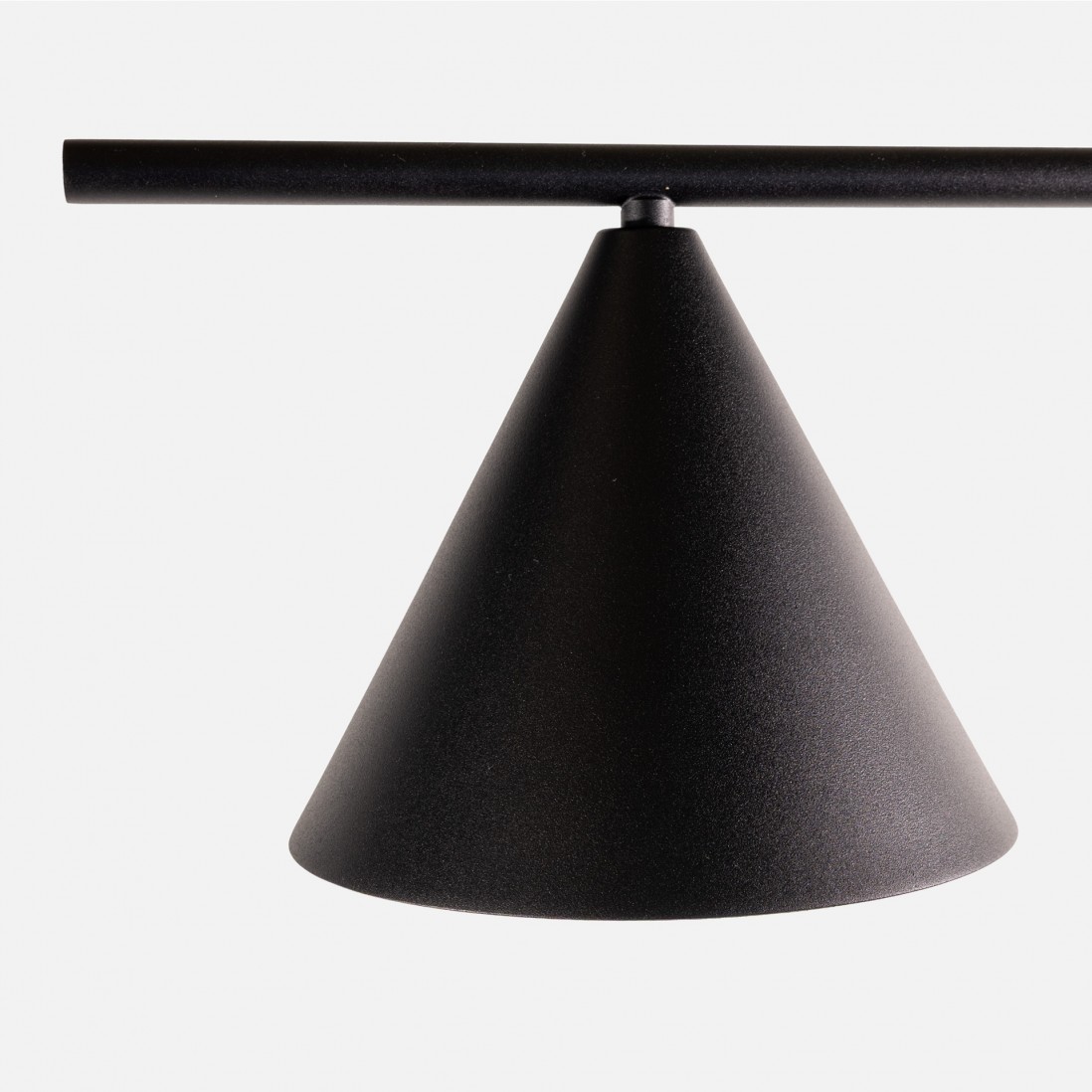 Studio table lamp in metal with a sanded black finish