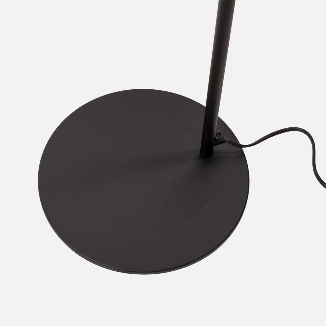 Studio table lamp in metal with a sanded black finish