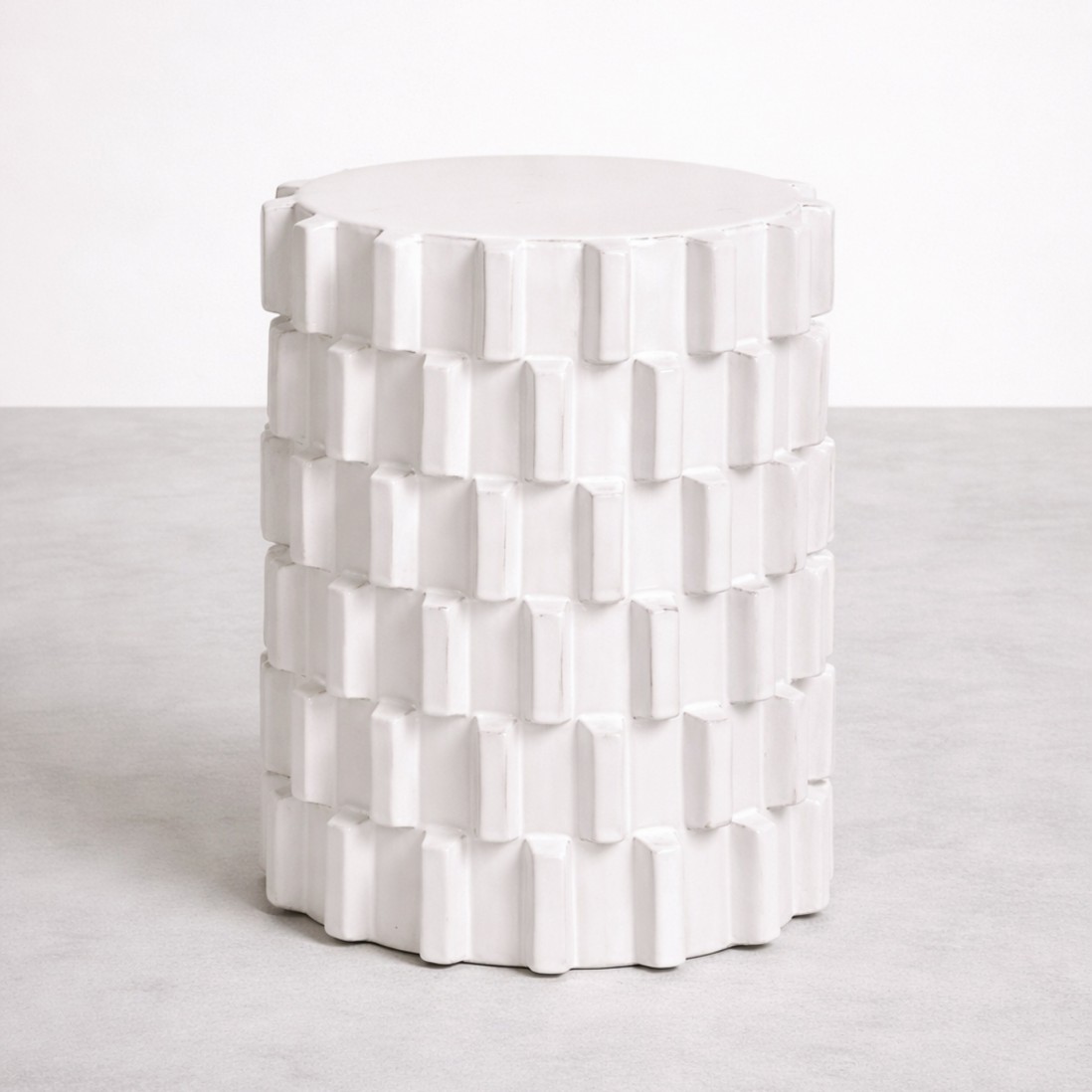 Round Jazz white ceramic side table �35 cm