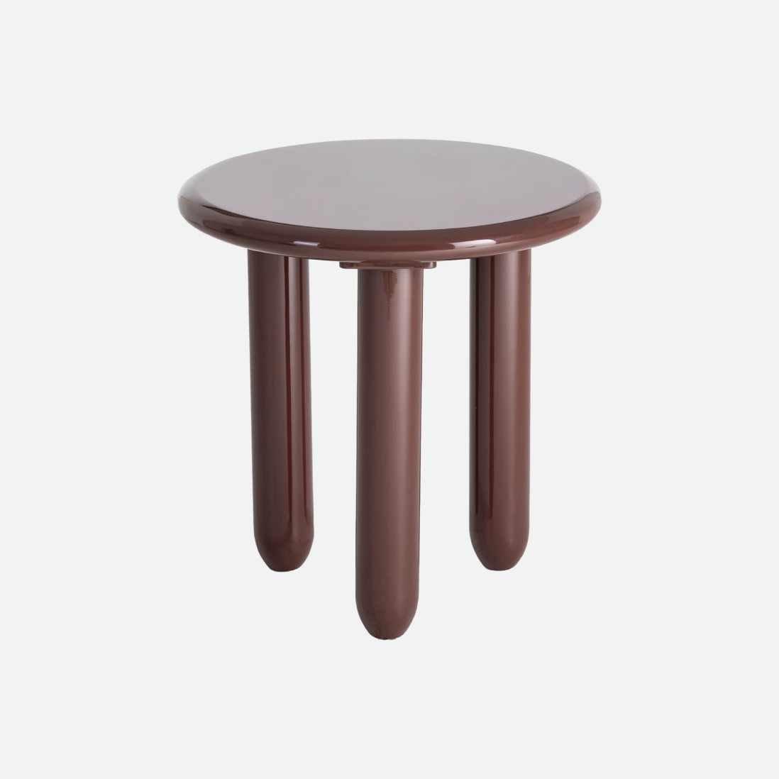 Round side table Garnet lacquered in burgundy �50cm