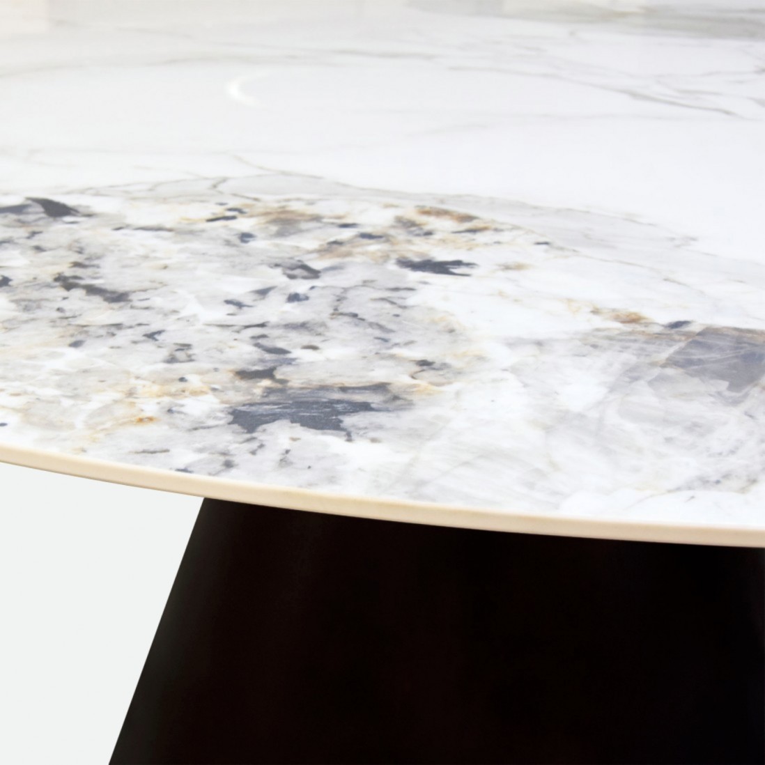 Round Dining Table �150 cm Antilia