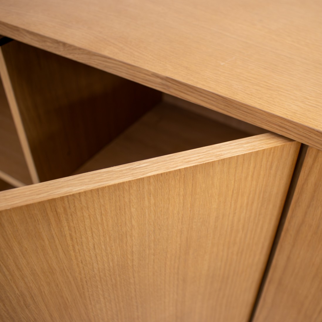 Dommel 4-door oak effect sideboard
