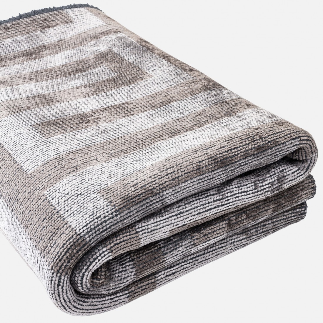 Geometric Area Rug Glam Velvet 3131/233 Gray