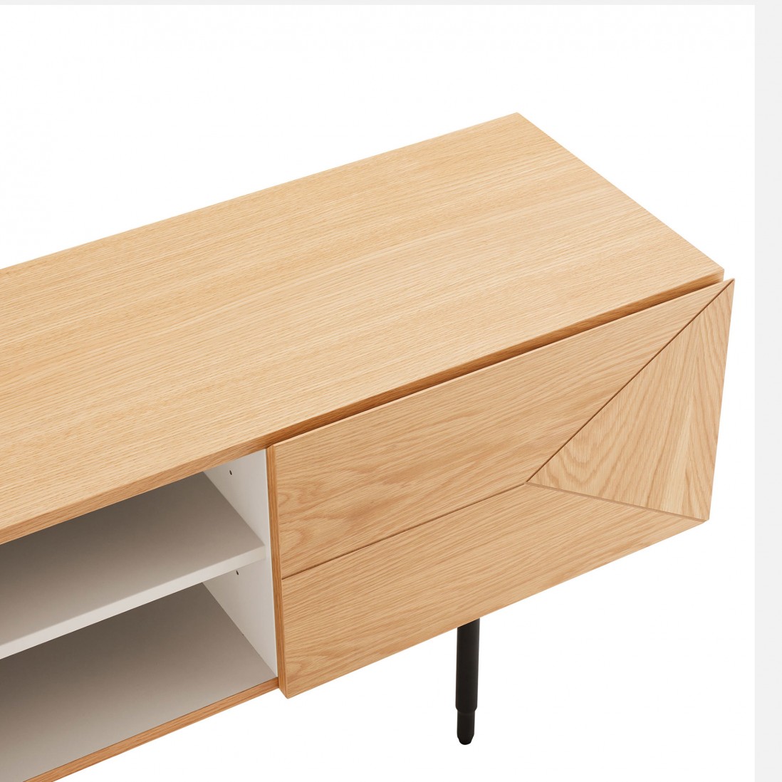 Oak Wood 2-Door TV Bench Scutum Brown