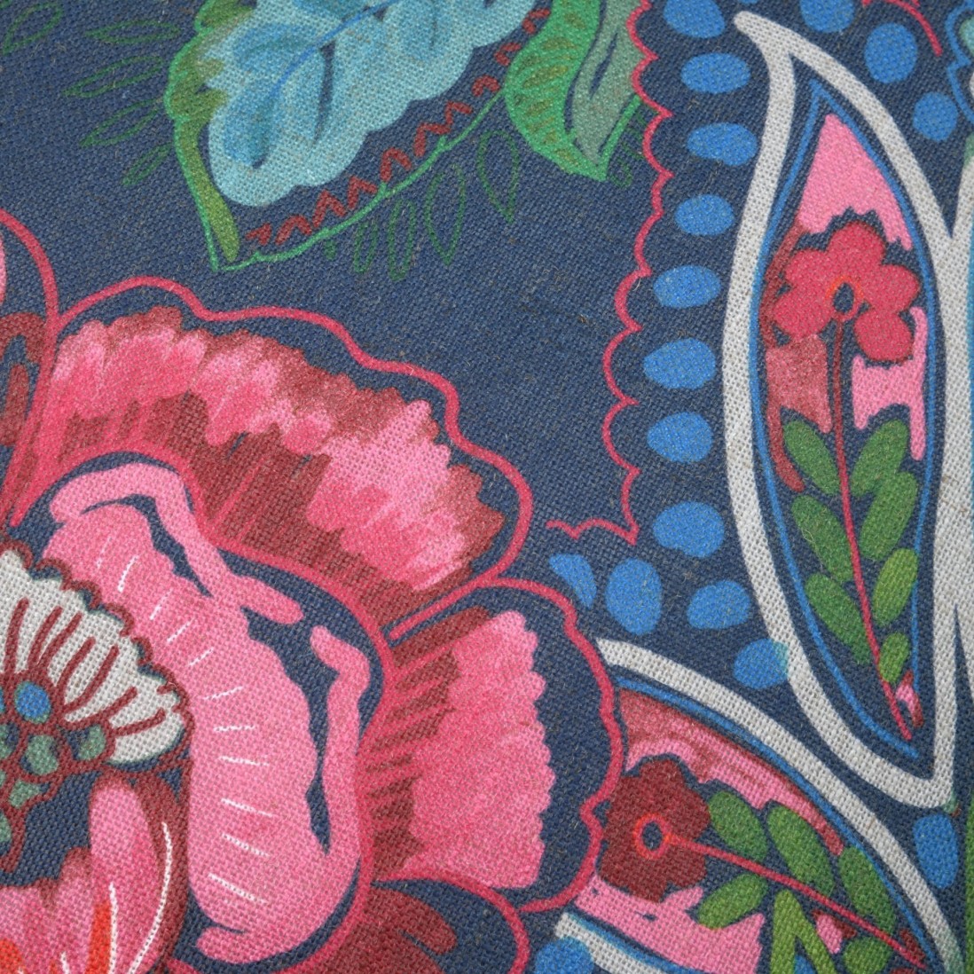 Almofada Belissima com Padr�o Floral Azul 50 x 50 cm