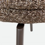 Silla Erdal tapizada en tela marr�n con patas de metal color caf�