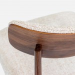 Silla TANARO en tela beige claro y patas de metal