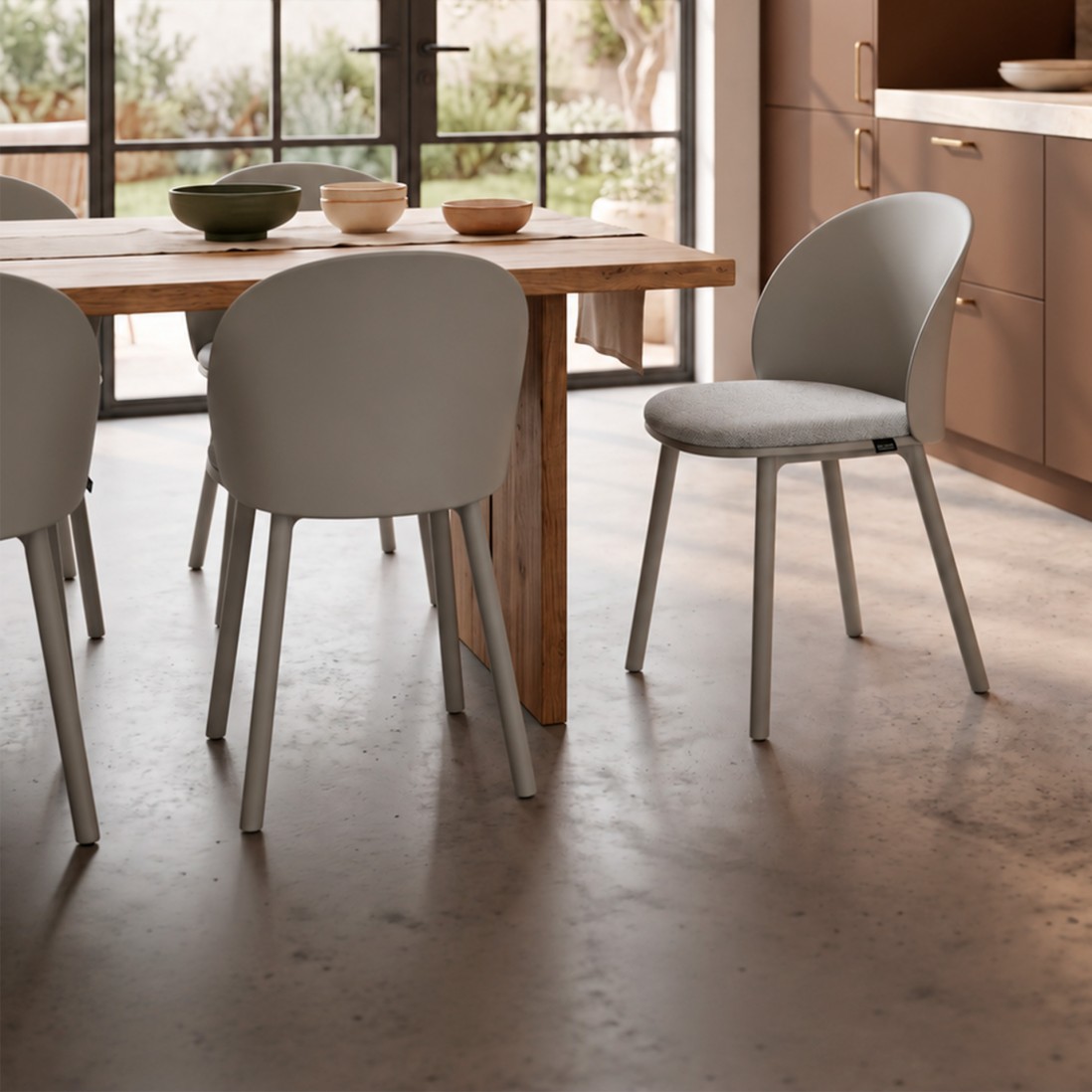 Stella dark gray polypropylene chair with cushioned seat